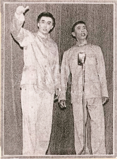 1972年，黃慶鏘表演相聲